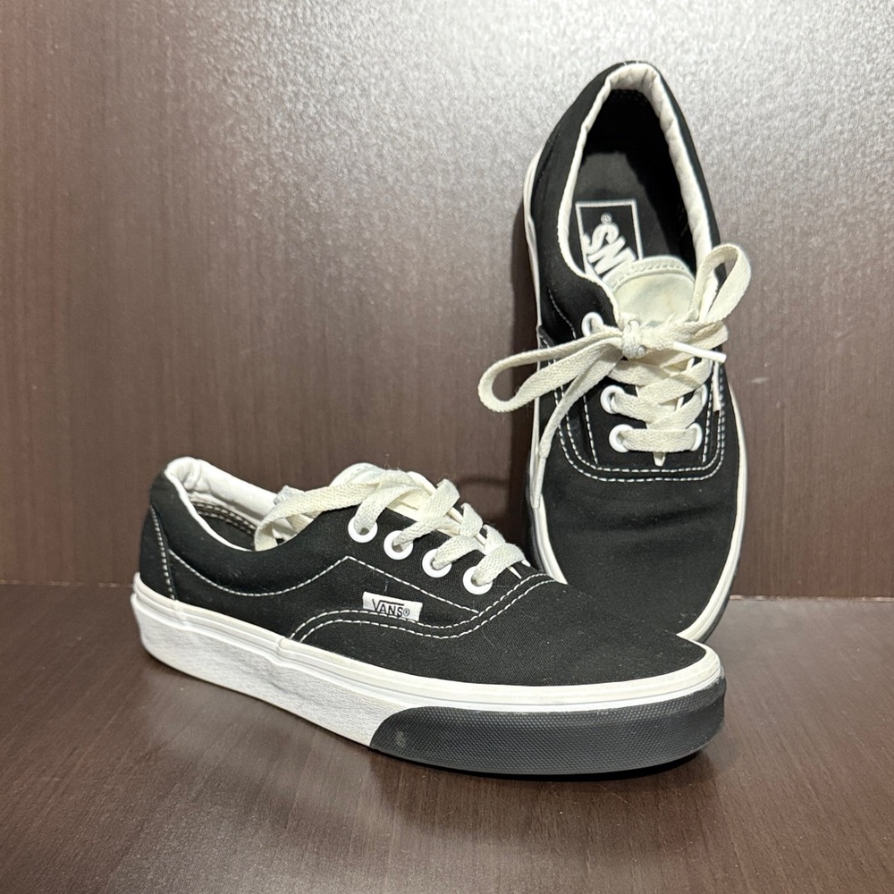 Vans Era Black White Sneakers – Women’s 5.5